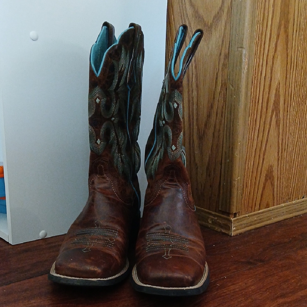Ariat Square Toe Western Cowboy Boots Size 9